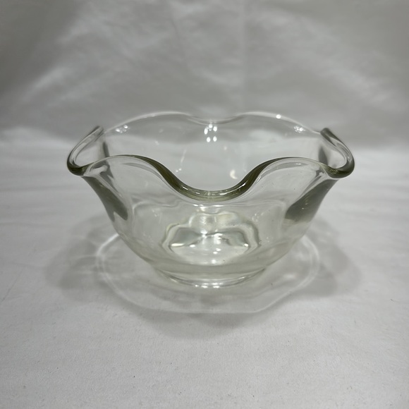 Glass bowl - Picture 2 of 5